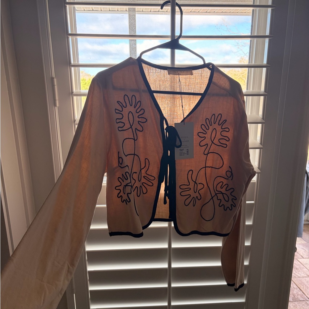 Embroidered Cropped Light Jacket - Picture 2 of 5
